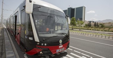 Igława broni się przed tureckimi trolejbusami 