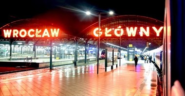 Fala powodziowa we Wrocławiu. Pociągi kursują