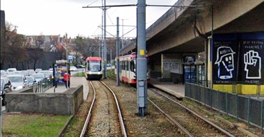 Przystanki tramwajowe przy Głównym Mieście w Gdańsku w końcu z pasami