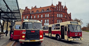 Toruń i sto lat autobusów