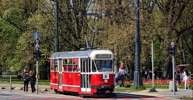 Warszawa. Kolorowy i tramwajowy Dzień Kobiet