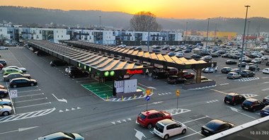 Auchan i Elocity uruchamiają hub ładowania zasilany energią z paneli fotowoltaicznych