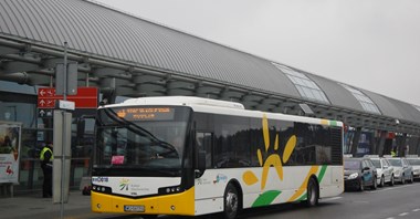 Mazowieckie zleci obsługę 10 linii autobusowych PKS Bodzentyn 